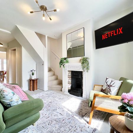 Charming Central Windsor 2 Bed Cottage Free Residents Parking And Private Garden Legoland Ascot Windsor Castle Thorpe Park Heathrow Airport Exteriör bild