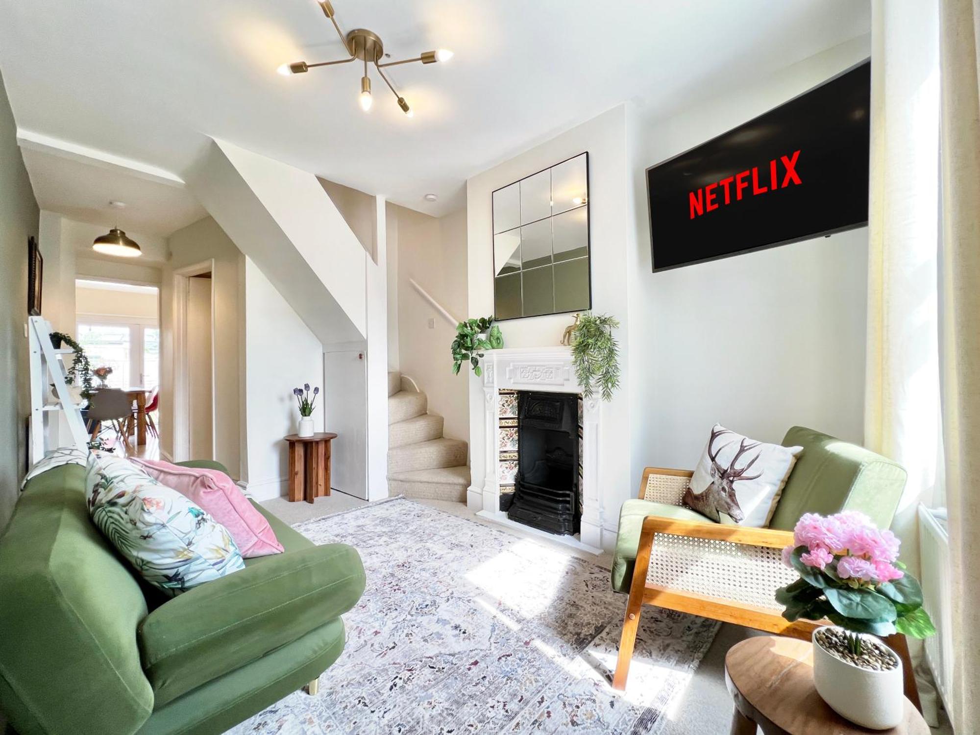 Charming Central Windsor 2 Bed Cottage Free Residents Parking And Private Garden Legoland Ascot Windsor Castle Thorpe Park Heathrow Airport Exteriör bild